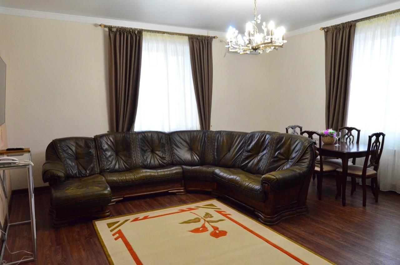 Golden Park Hotel Павлодар Экстерьер фото