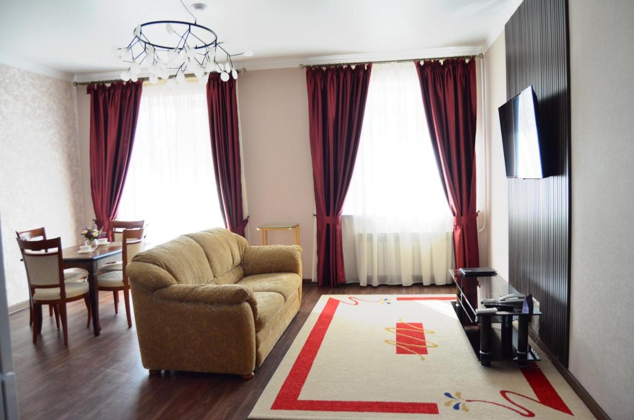 Golden Park Hotel Павлодар Экстерьер фото